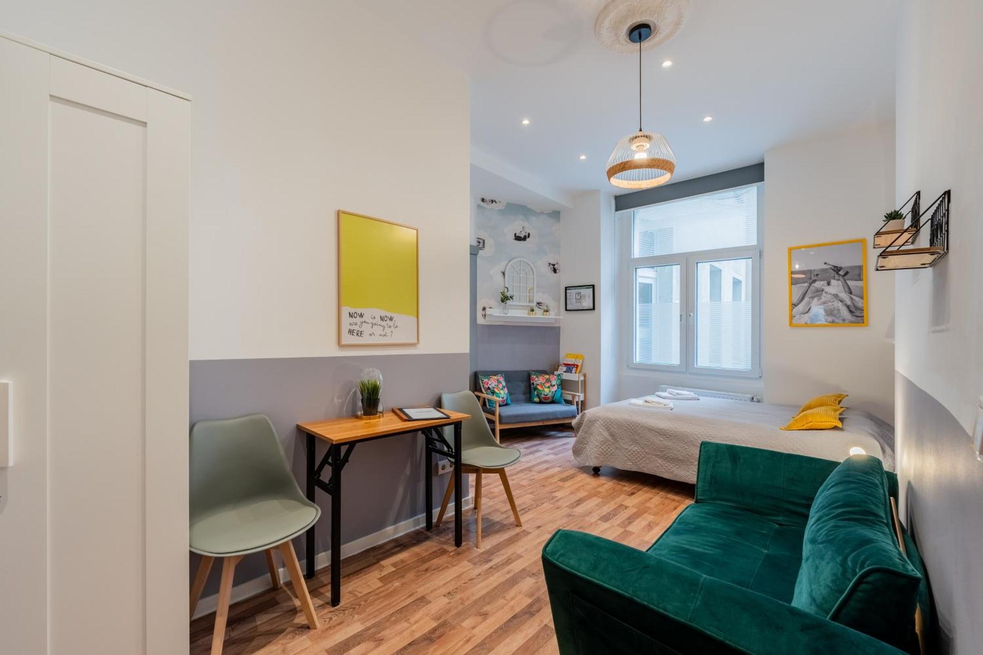 2 Bedroom Flat In Trendy Area / Self Check-in * Berlijn