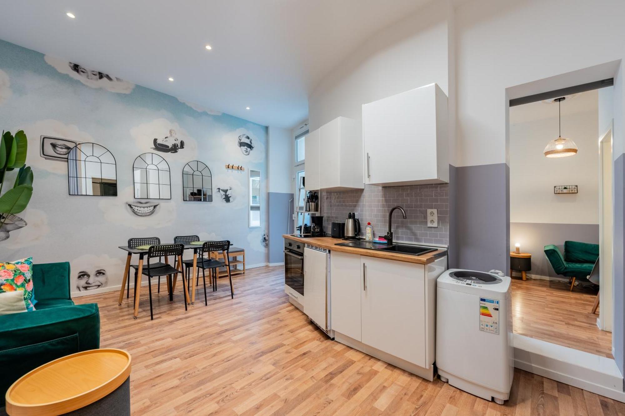 2 Bedroom Flat In Trendy Area / Self Check-in * Berlijn